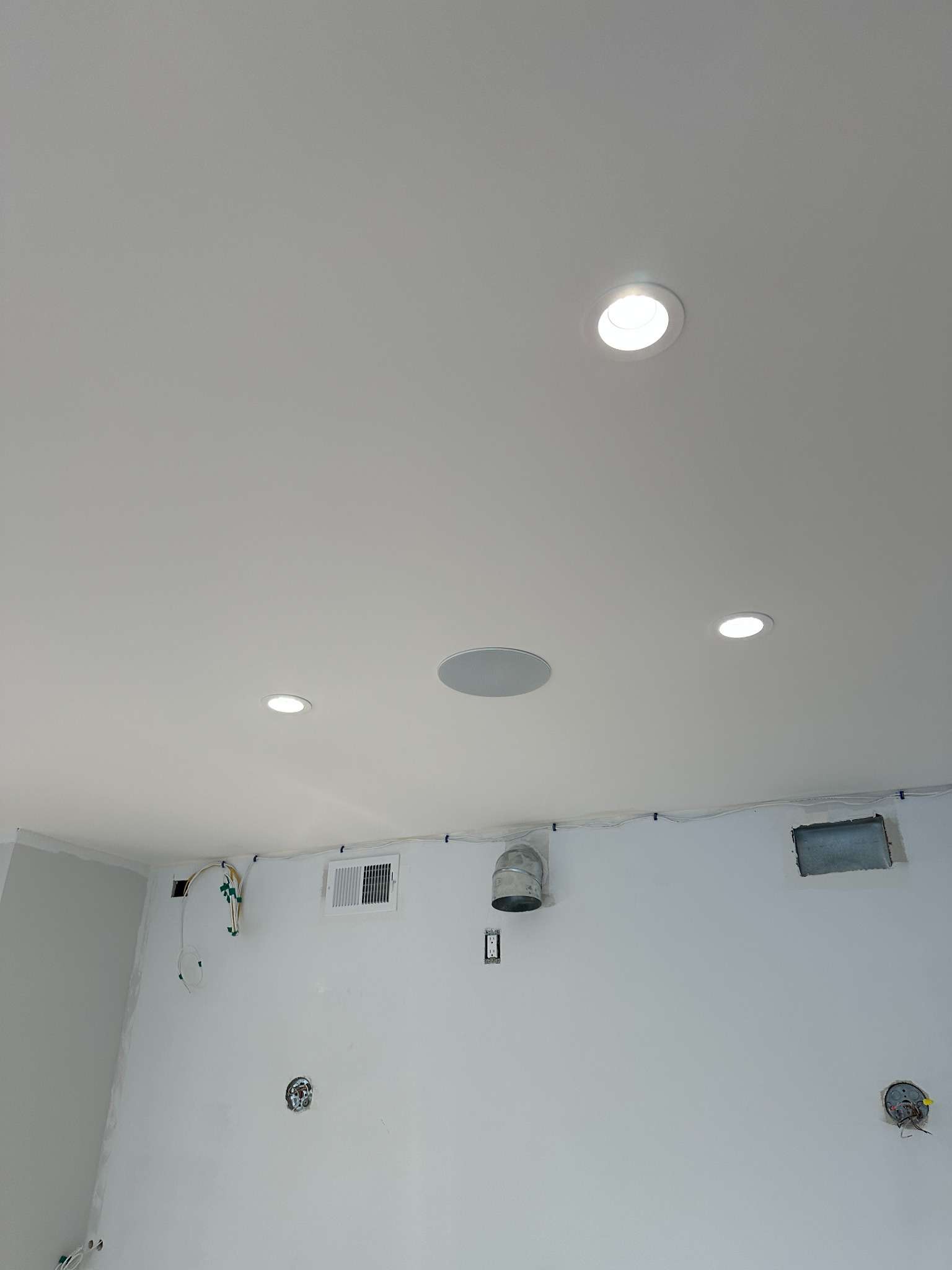 Project 4 – Speaker ceiling installation + cameras